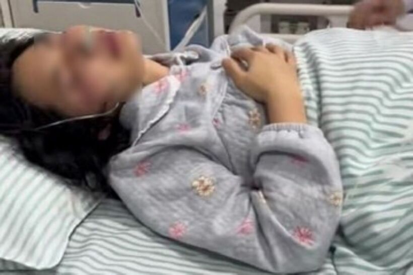 Người phụ nữ nhập viện sau khi biết điểm của con. Ảnh: Sohu