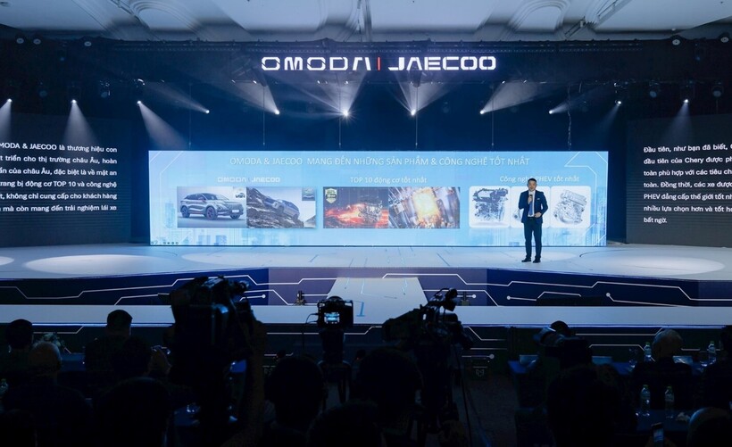 Mr Simon Liu – Tổng giám đốc Omoda & Jaecoo Việt Nam chia sẻ tại sự kiện