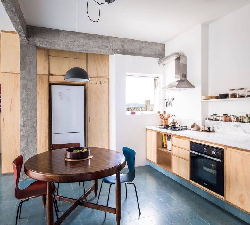 Máy hút mùi giúp loại bỏ mùi thức ăn, khói, hơi nước và các chất ô nhiễm từ không khí.