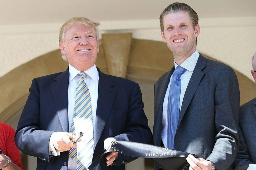 Tổng thống đắc cử Mỹ Donald Trump và con trai Eric Trump. Ảnh: Getty Images
