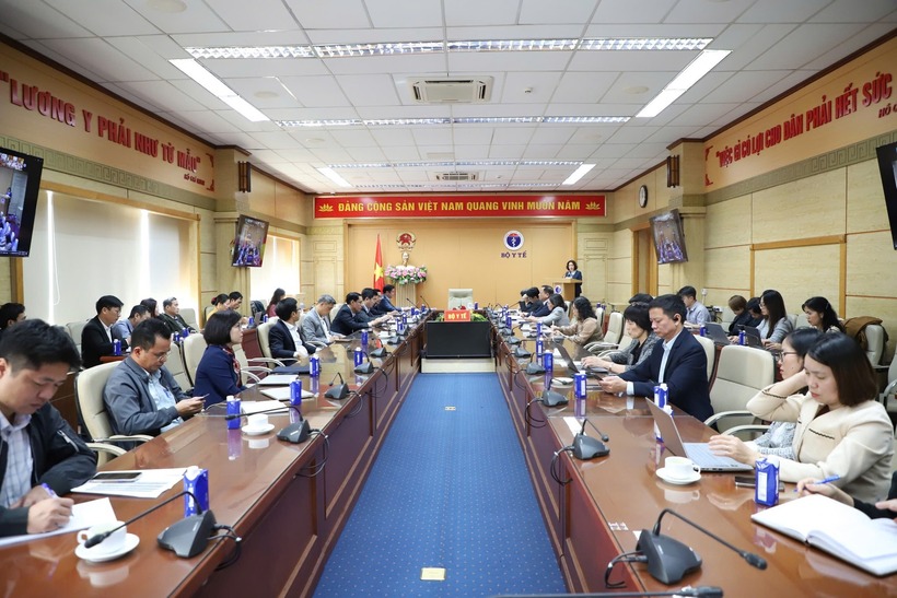 Toàn cảnh hội nghị trực tiếp và trực tuyến