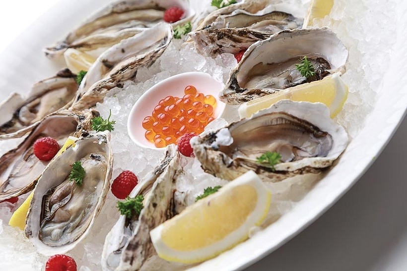 Nếu bạn không chắc chắn về nguồn gốc và chất lượng của hải sản, tốt nhất hãy tránh gọi những món ăn này.