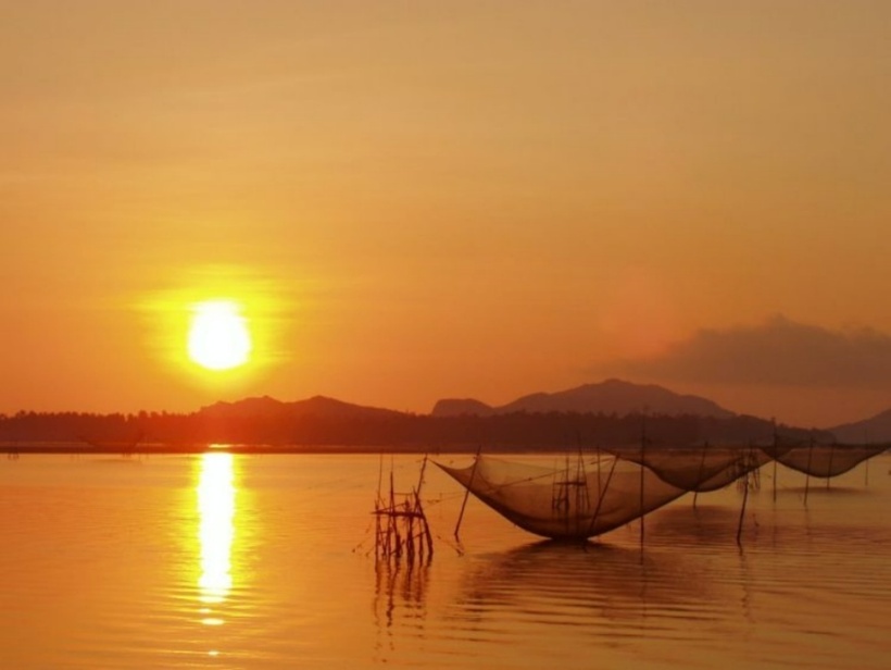 Đầm Thị Nại có diện tích trên 5.000ha mặt nước, chạy dài hơn 10 cây số, bề rộng tới gần 40 cây số.