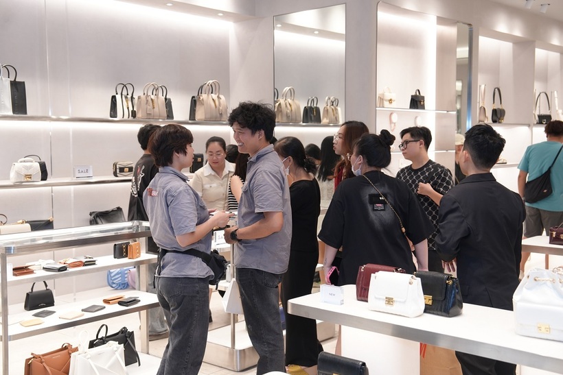 “Đột kích” Vincom săn deal khủng, rinh quà đỉnh dịp Black Friday - 3