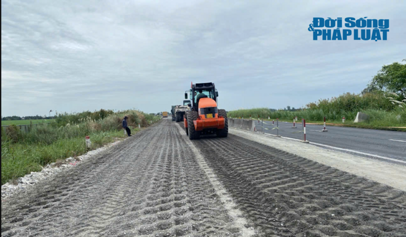 Nhà thầu đang triển khai 16 mũi thi công nâng cấp tuyến Lộ Tẻ - Rạch Sỏi