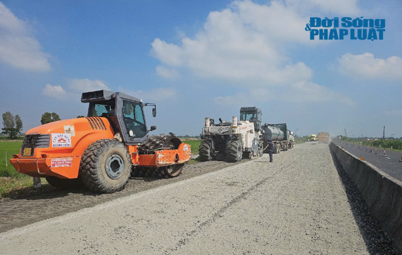 Nhà thầu thi công hạng ục cào bóc, tái chế mặt đường tuyến Lộ Tẻ - Rạch Sỏi