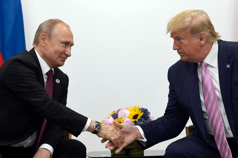 Ông Putin và ông Trump trong một cuộc gặp mặt năm 2019. Ảnh: Washington Post