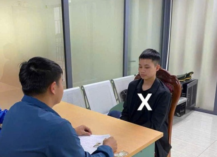 Trần Văn Hoạt tại cơ quan công an. Ảnh: Người Lao Động