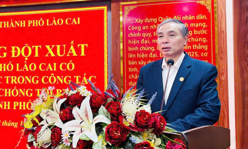Ông Hoàng Đăng Khoa, Chủ tịch UBND thành phố biểu dương, ghi nhận thành tích xuất sắc của tập thể lãnh đạo và cán bộ, chiến sĩ Công an thành phố Lào Cai.