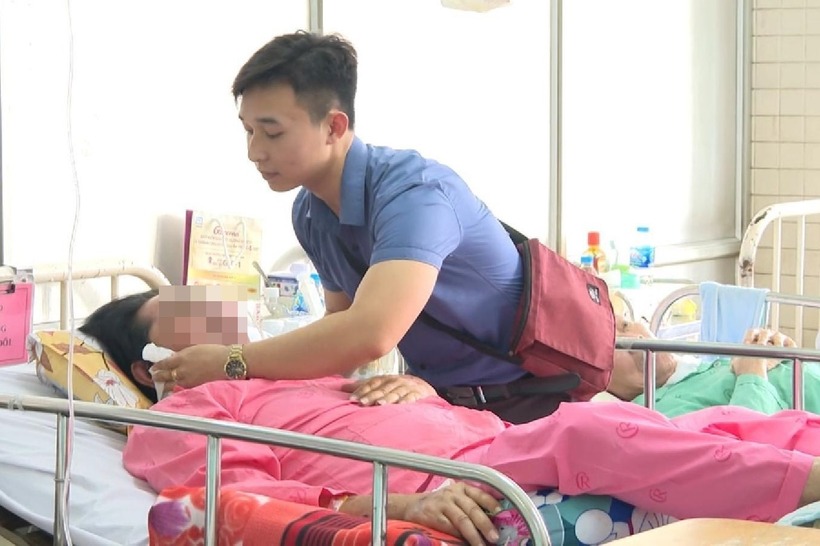 Bệnh nhân được điều trị tại bệnh viện. Ảnh: Thanh Niên