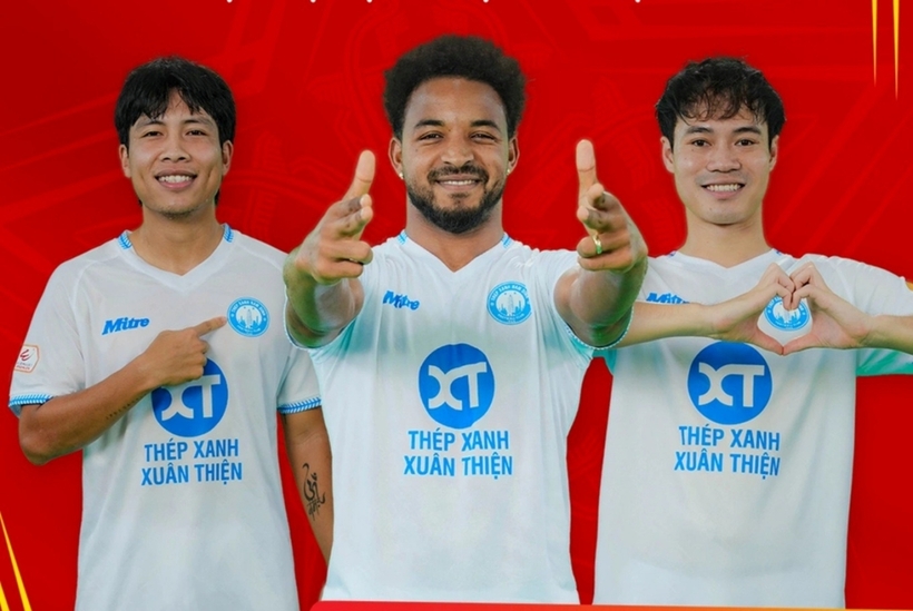 hậu vệ Nguyễn Văn Vĩ, tiền đạo Nguyễn Xuân Son và Nguyễn Văn Toàn là ba cầu thủ CLB Nam Định được triệu tập bổ sung lên đội tuyển Việt Nam. Ảnh: VFF