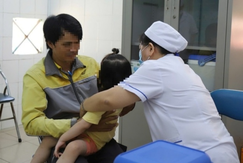 TP.HCM tiếp tục triển khai chiến dịch tiêm chủng vaccine sởi đơn cho trẻ từ 6 tháng - dưới 9 tháng tuổi. Ảnh minh họa: Báo Sức khỏe và Đời sống.