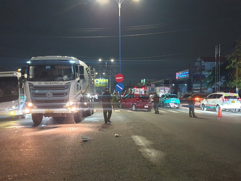 Lực lượng chức năng xử lý hiện trường. (Ảnh: Báo Giao thông)