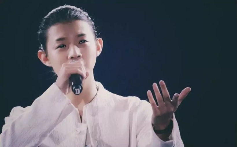 Hoắc Tôn tuyên bố rời bỏ ngành giải trí sau lùm xùm với người yêu cũ.