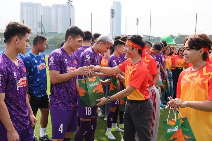 Herbalife đồng hành cùng đội tuyển Việt Nam, cung cấp dinh dưỡng tối ưu để nâng cao thể lực, hiệu suất thi đấu và lan tỏa tầm quan trọng của dinh dưỡng thể thao.