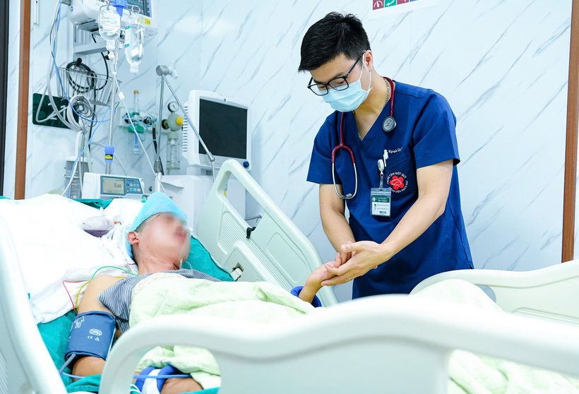 Trung tâm Đột quỵ cho biết, gần đây tiếp nhận nhiều ca đột quỵ có tuổi đời còn rất trẻ