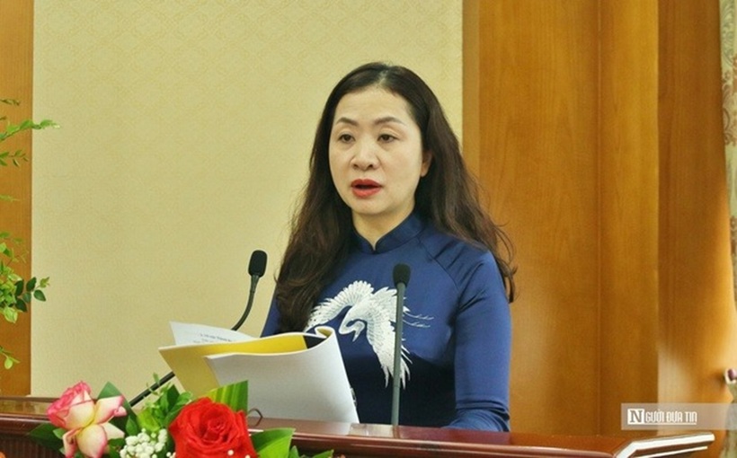 Luật gia Trần Thị Thu Hằng - Phó Chi Hội trưởng Chi hội Luật gia Ban Nội chính Trung ương trình bày báo cáo trước đại hội.