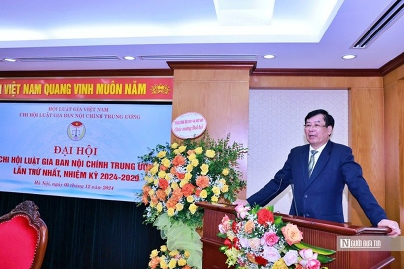 TS. Trần Công Phàn - Phó Chủ tịch Hội Luật gia Việt Nam phát biểu chỉ đạo.