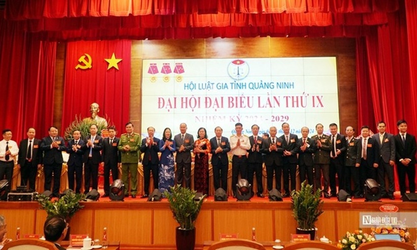 Ban Chấp hành Hội Luật gia tỉnh Quảng Ninh khóa IX, nhiệm kỳ 2024 - 2029, ra mắt (Ảnh: Thái Phan).