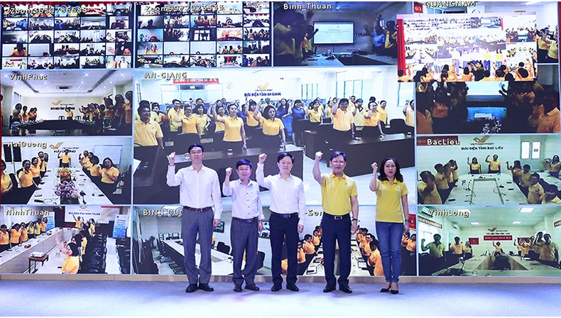 Chương trình được kết nối trực tuyến đến nhiều địa phương. (Ảnh: VNPost).