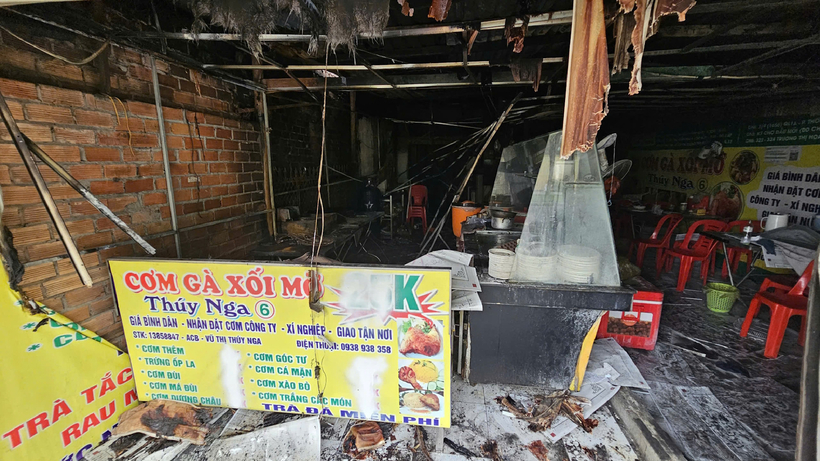 Hiện trường vụ cháy quán cơm gà. - Ảnh: Vietnamnet.