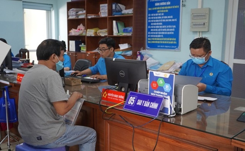 Có nhiều công việc công chức, viên chức không được làm. (Ảnh minh họa: Người lao động)