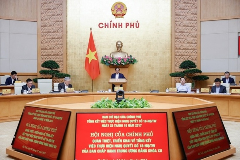 Thủ tướng Chính phủ Phạm Minh Chính chủ trì Hội nghị của Chính phủ quán triệt, triển khai về tổng kết việc thực hiện Nghị quyết số 18-NQ/TW về "Một số vấn đề về tiếp tục đổi mới, sắp xếp tổ chức bộ máy của hệ thống chính trị tinh gọn, hoạt động hiệu lực, hiệu quả" (Ảnh: VGP).