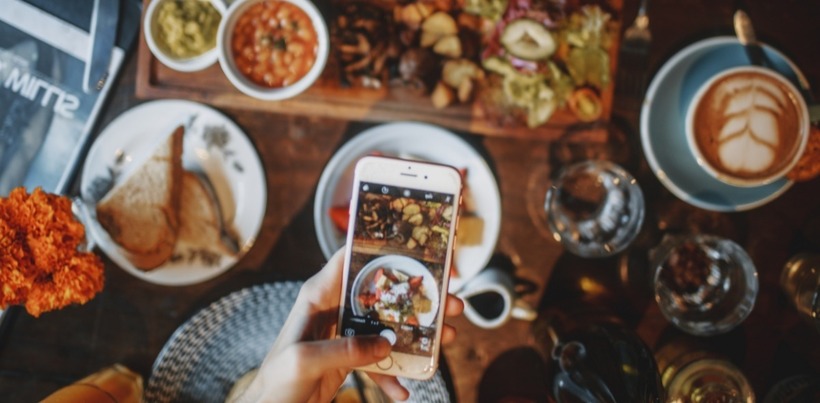 Social Media không chỉ là nơi kết nối và giải trí mà còn là một thị trường việc làm tiềm năng. Ảnh minh họa
