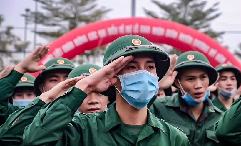 Công dân nhập ngũ. (Ảnh: Tuổi trẻ)