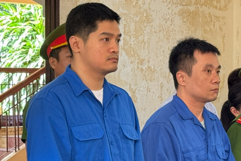 Bị cáo Dương (trái) được giảm 6 tháng tù và bị cáo Tính. Ảnh: Dân Trí