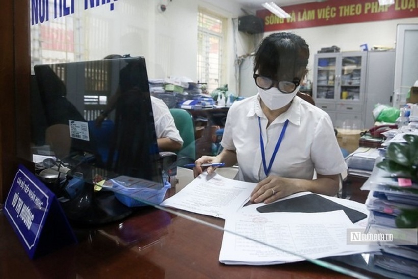 Bộ Nội vụ cho biết, phải có một độ ngũ cán bộ, công chức, viên chức thực sự đủ trình độ, phẩm chất, năng lực ngang tầm với nhiệm vụ, đáp ứng được yêu cầu của bộ máy mới sau khi sắp xếp (Ảnh: Hữu Thắng).