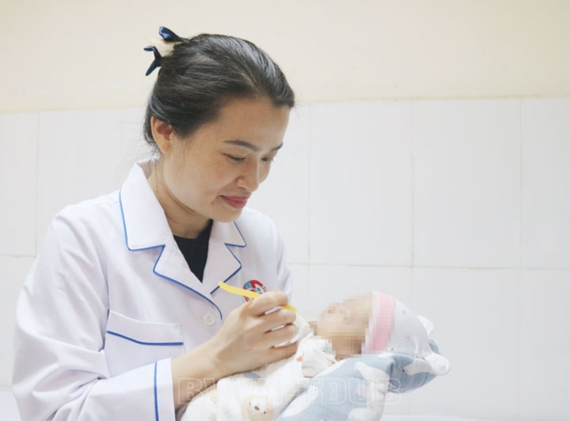 Sức khỏe trẻ ổn định, không ho, không sốt và đã được ra viện