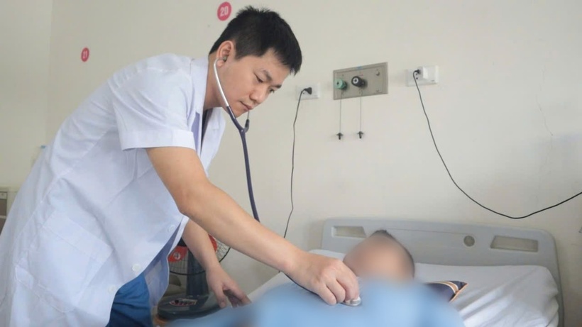 Sau 12h giành giật sự sống nam thanh niên đã tỉnh táo, tiếp xúc tốt, tự thở oxy
