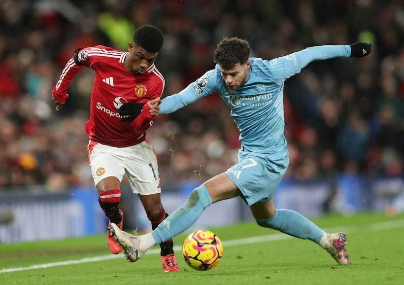 Kết quả bóng đá hôm nay ngày 8/12: MU thua Nottingham, Barca rơi chiến thắng. Ảnh: Reuters.