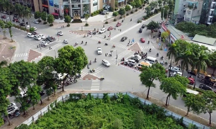 Các khu vực ngã tư cần có các chiến sĩ thực hiện nhiệm vụ điều tiết, phân luồng, đồng thời ngăn chặn, xử lý người cố tình vi phạm.