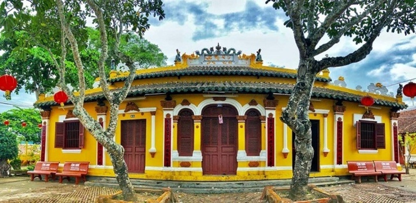 Làng cổ Long Tuyền mang trong mình vẻ đẹp yên bình, tĩnh lặng, khác hẳn với sự ồn ào, náo nhiệt của phố thị.