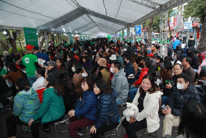 Tại nhiều tỉnh thành trước, rất đông người dân đã đăng ký để được khám sức khỏe miễn phí Ảnh Hiền Trinh.