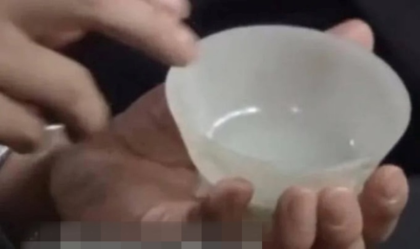 Chiếc bát chàng trai mang tới chương trình. Ảnh: Sohu