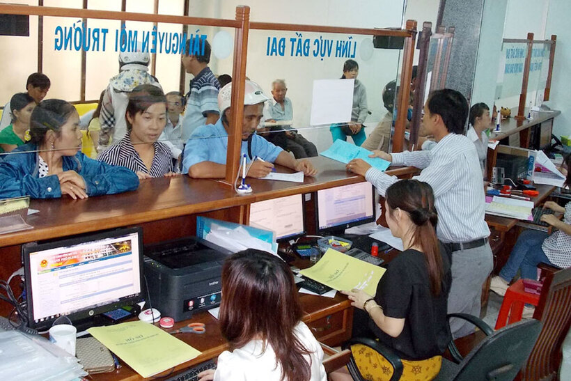 Thủ tướng yêu cầu cắt giảm, đơn giản hóa thủ tục hành chính. Ảnh minh hoạ