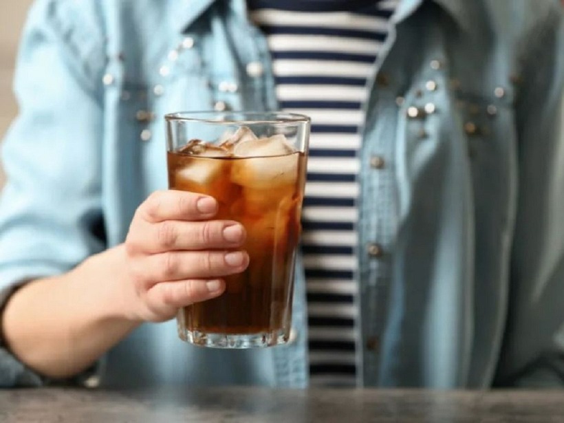 Ngoài đường, acid phosphoric trong các loại soda, nước ngọt còn gây tổn thương thận theo thời gian.