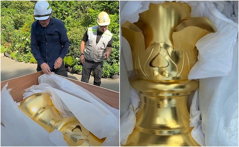 Hai bông hoa bách hợp hình trụ, được làm bằng kẽm, mạ vàng sẽ được trang trí cho Thánh giá tại Nhà thờ Đức Bà Sài Gòn. (Ảnh: Tổng giáo phận TP.HCM)