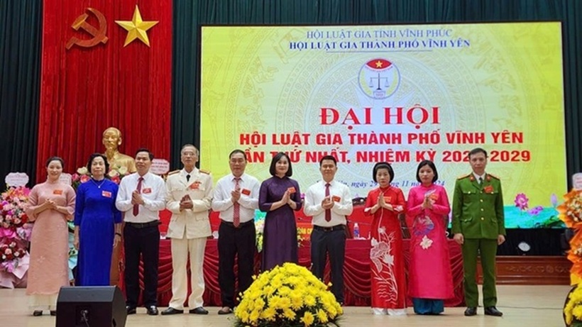 Ban Chấp hành Hội Luật gia thành phố Vĩnh Yên lần thứ nhất, nhiệm kỳ 2024-2029 ra mắt đại hội.