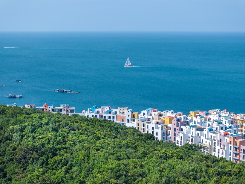 Một góc phân khu The Santo Port đang dần thành hình tại Đảo Thiên Đường Hòn Thơm. Ảnh Ánh Dương