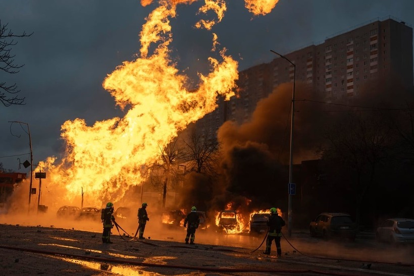 Nga trút bão không kích vào Ukraine nhằm đáp trả vụ tấn công sân bay quân sự Taganrog trước đó. Ảnh: Reuters
