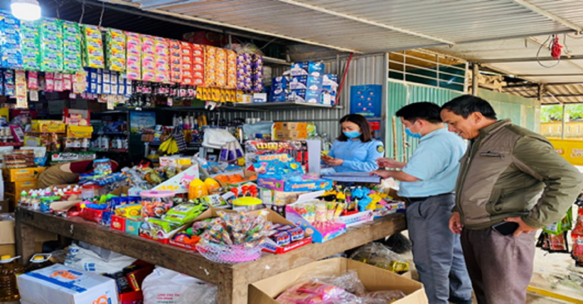 Cục QLTT tỉnh Thừa Thiên Huế tăng cường kiểm tra, kiểm soát thị trường các tháng cuối năm - 1