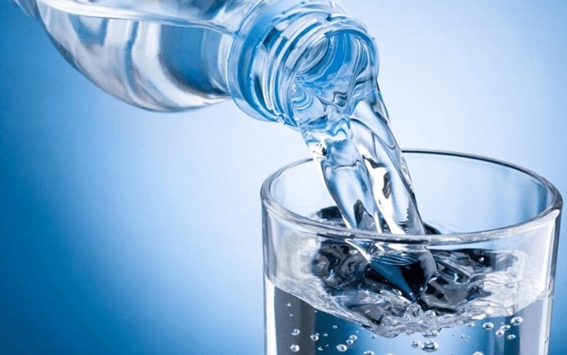 Lượng nước lý tưởng cho cốc nước đầu tiên là khoảng 200-300ml.
