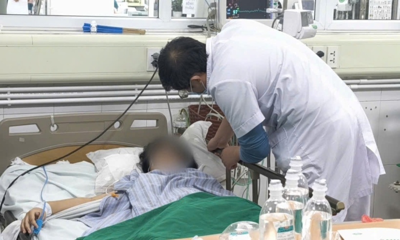 Nữ bệnh nhân bị viêm não tự miễn. Ảnh: Báo Giao Thông