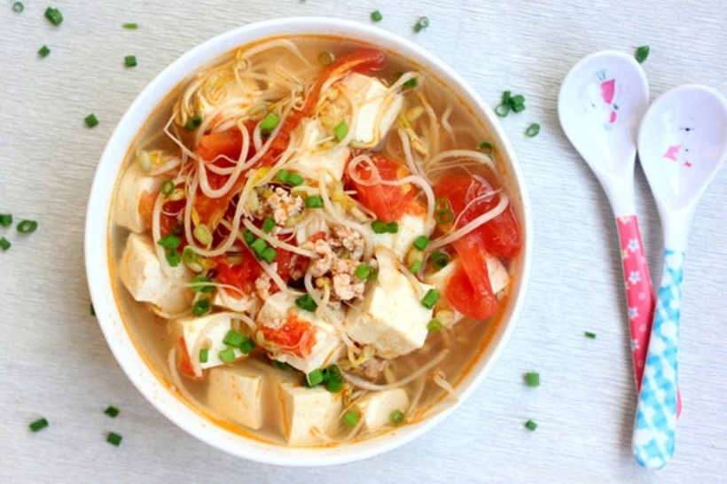 100 g giá chứa 61 µg folate có thể cải thiện chất lượng tinh trùng, giảm các rủi ro cản trở quá trình sinh sản. Ảnh minh họa