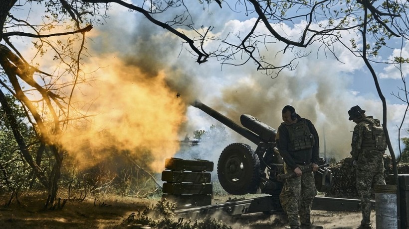 Nga dội "bão lửa" không kịp thở vào Ukraine ở Kursk. Ảnh: Moscow Times