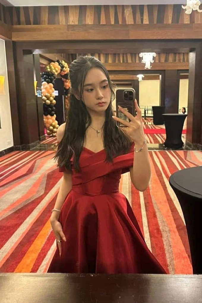 Nhận được thư chấp thuận từ ngôi trường mơ ước, Linh Lan sẽ lên đường sang Mỹ vào tháng 8 năm tới. Nữ sinh dự định sẽ theo đuổi ngành Luật ở Đại học Harvard, cũng là ngành học em luôn mong ước được chinh phục từ lâu.